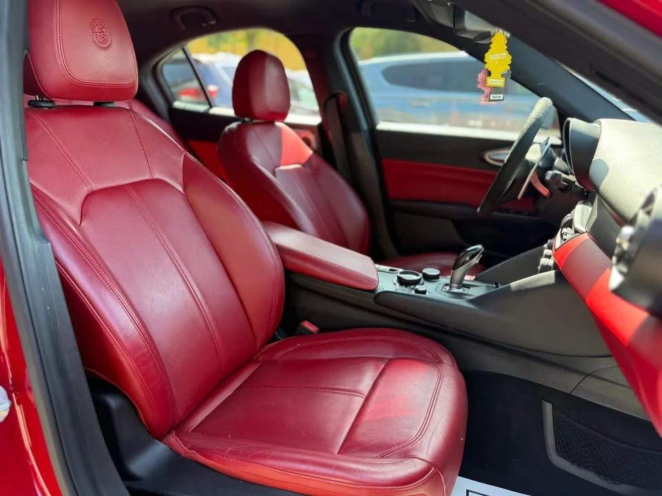 2019 Alfa Romeo Giulia - Image 18 of 18