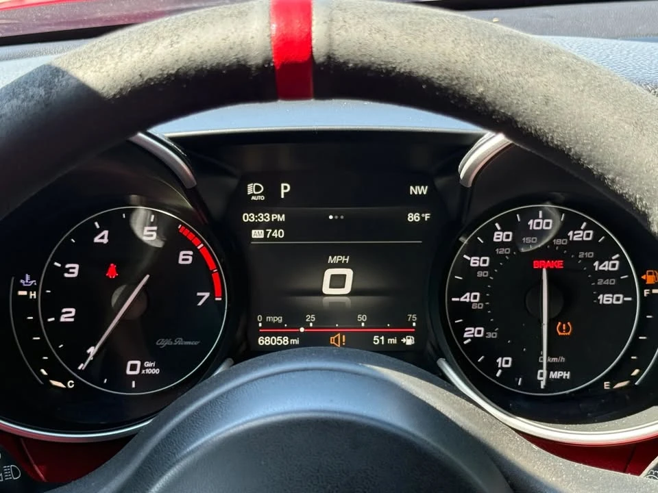 2019 Alfa Romeo Giulia - Image 15 of 18