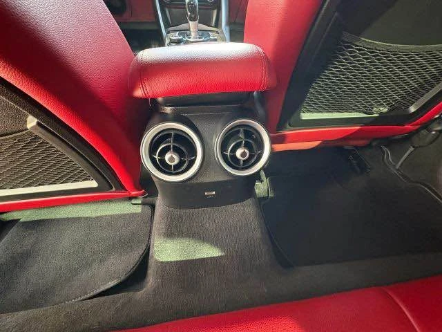 2019 Alfa Romeo Giulia - Image 17 of 20