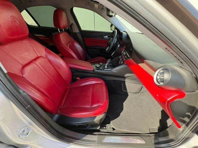 2019 Alfa Romeo Giulia - Image 19 of 20