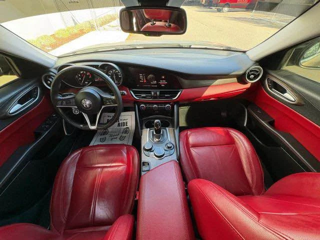 2019 Alfa Romeo Giulia - Image 8 of 20