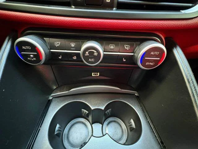 2019 Alfa Romeo Giulia - Image 14 of 20