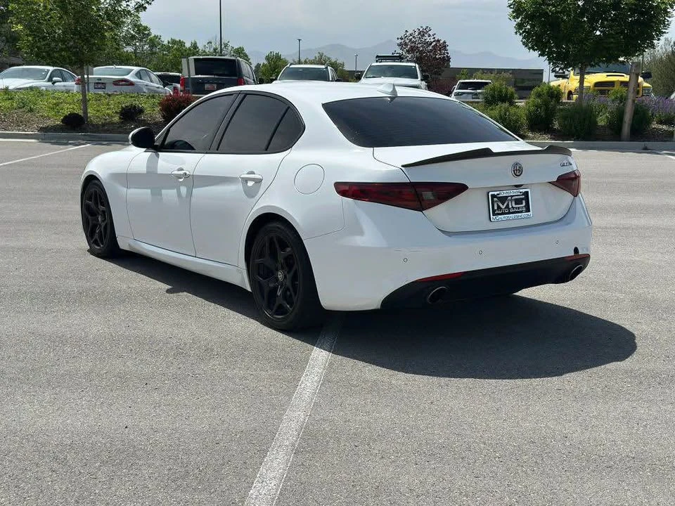 2019 Alfa Romeo Giulia - Image 4 of 12