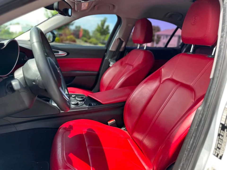 2019 Alfa Romeo Giulia - Image 12 of 18