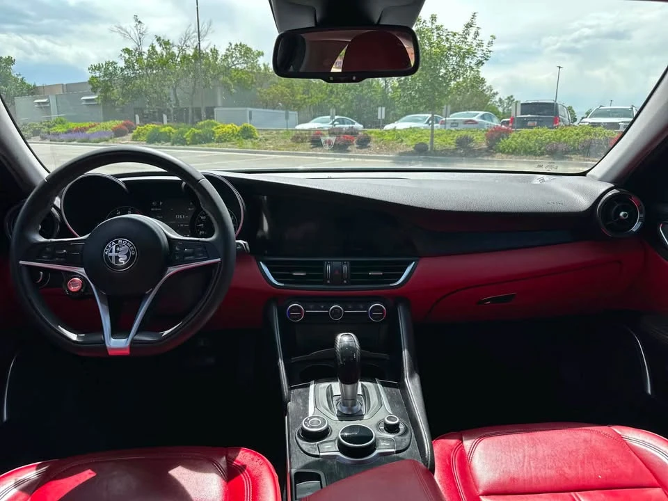 2019 Alfa Romeo Giulia - Image 7 of 18