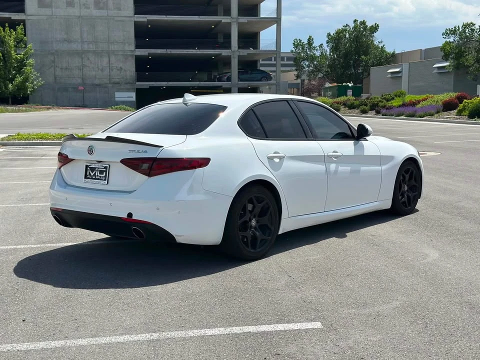 2019 Alfa Romeo Giulia - Image 5 of 18