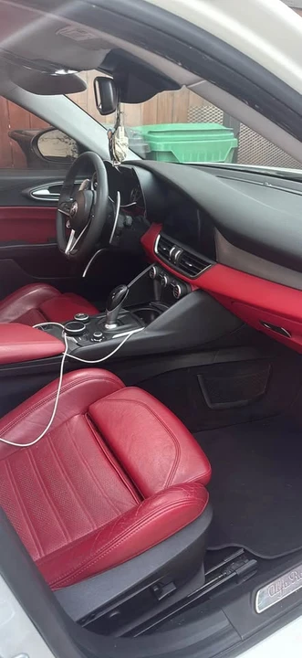 2019 Alfa Romeo Giulia - Image 6 of 10