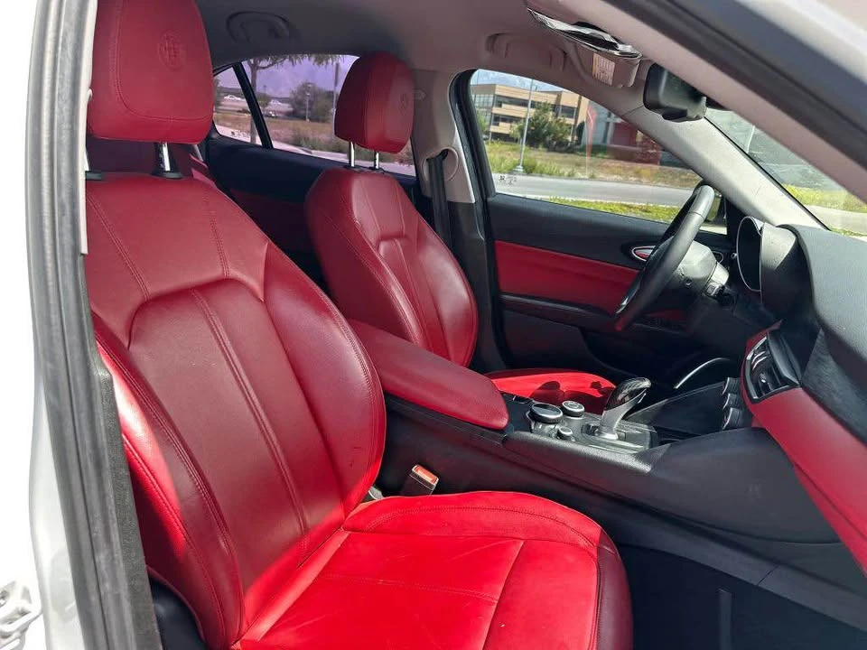 2019 Alfa Romeo Giulia - Image 11 of 12