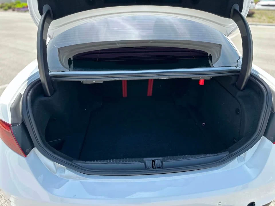 2019 Alfa Romeo Giulia - Image 17 of 18