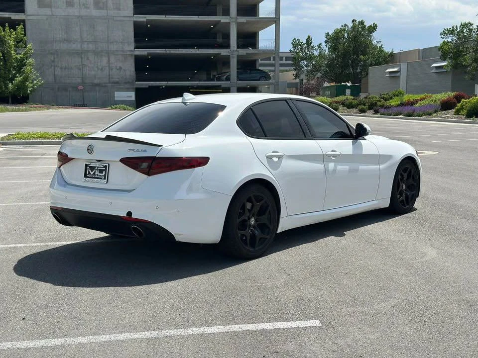 2019 Alfa Romeo Giulia - Image 6 of 12