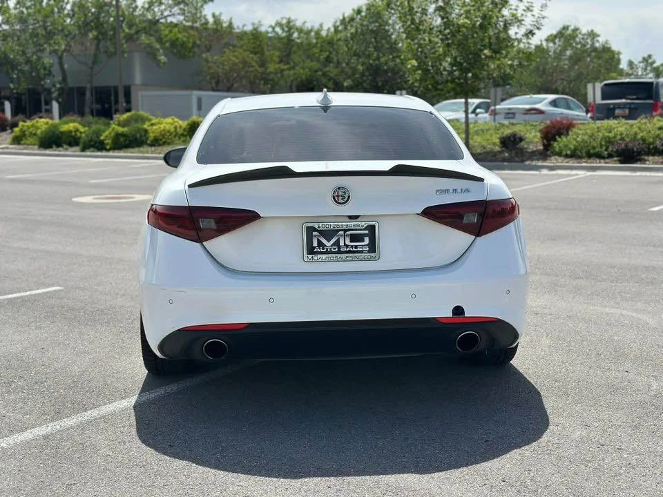 2019 Alfa Romeo Giulia - Image 5 of 12