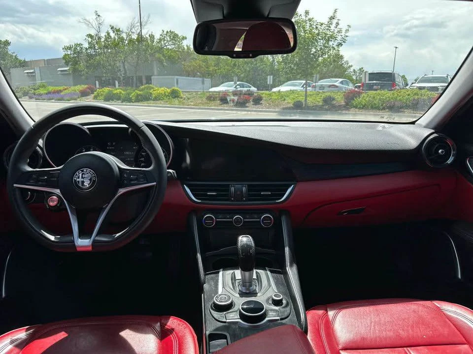 2019 Alfa Romeo Giulia - Image 10 of 12