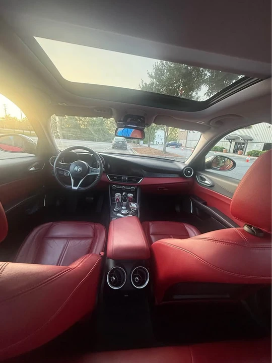 2019 Alfa Romeo Giulia - Image 4 of 9
