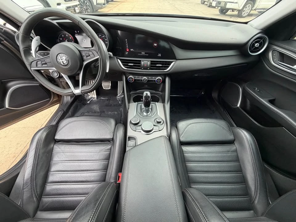 2019 Alfa Romeo Giulia - Image 7 of 8