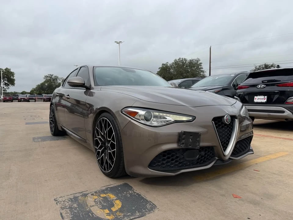 2019 Alfa Romeo Giulia - Image 2 of 8