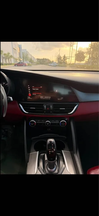 2019 Alfa Romeo Giulia - Image 16 of 19