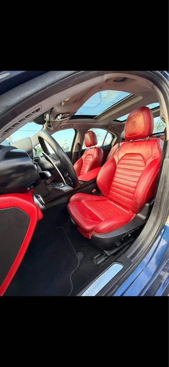 2019 Alfa Romeo Giulia - Image 11 of 19