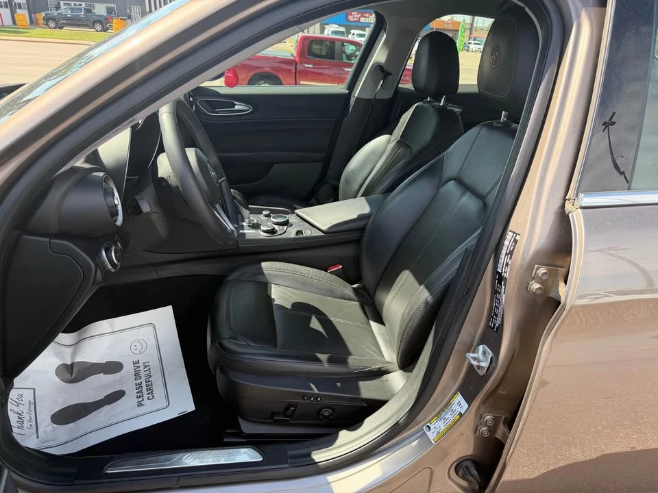 2019 Alfa Romeo Giulia - Image 10 of 14