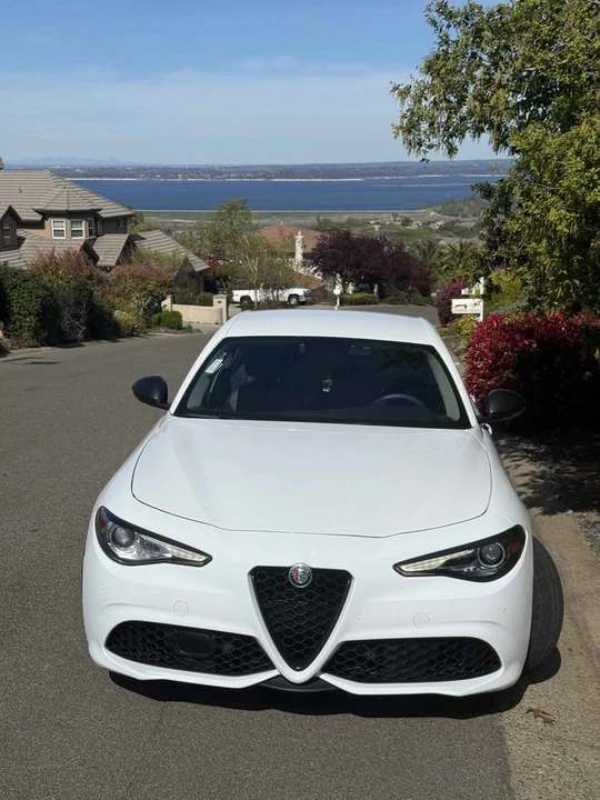 2019 Alfa Romeo Giulia - Image 3 of 8