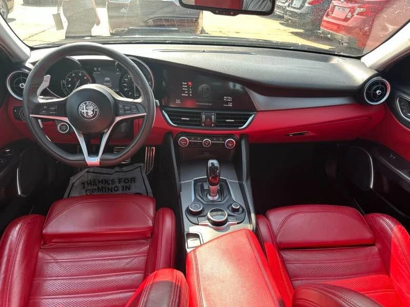 2019 Alfa Romeo Giulia - Image 10 of 18