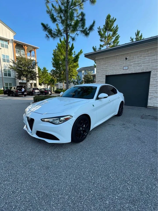 2019 Alfa Romeo Giulia - Image 2 of 9