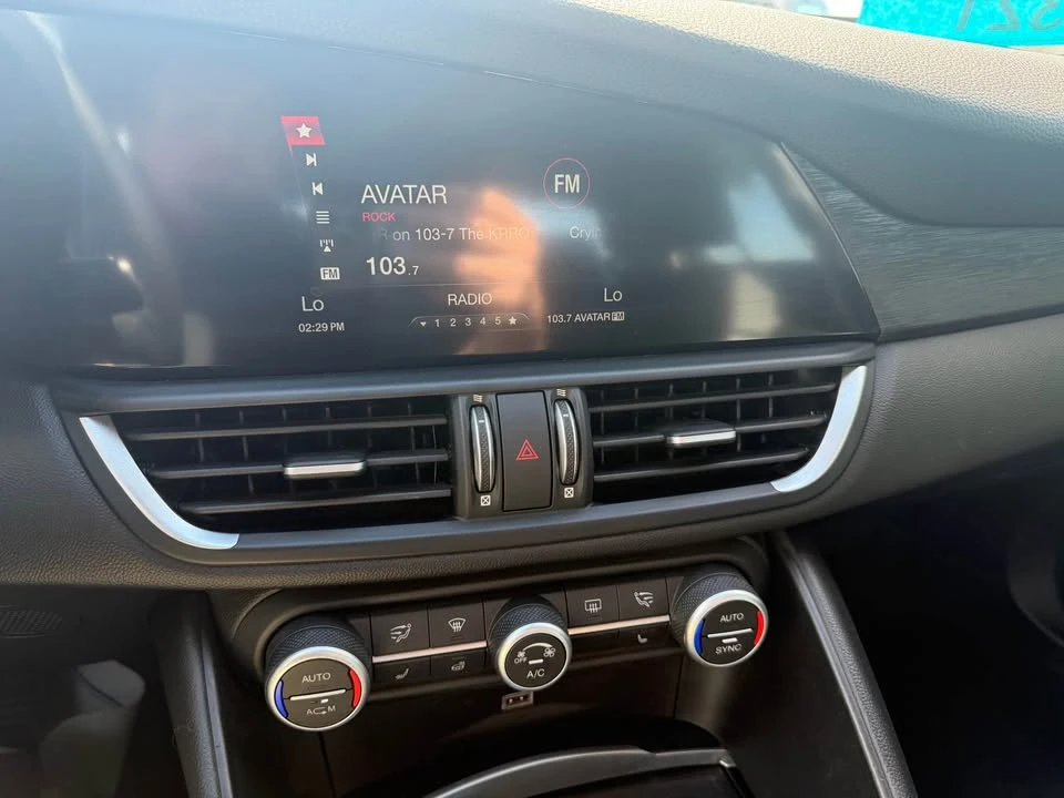 2019 Alfa Romeo Giulia - Image 11 of 14