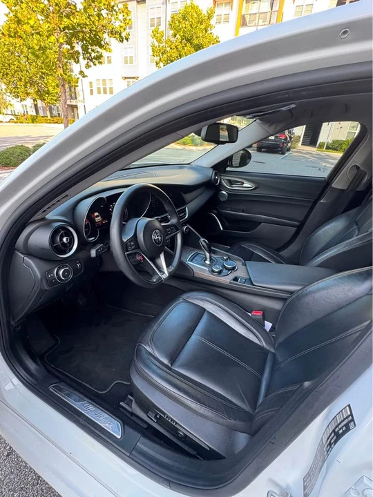 2019 Alfa Romeo Giulia - Image 7 of 9