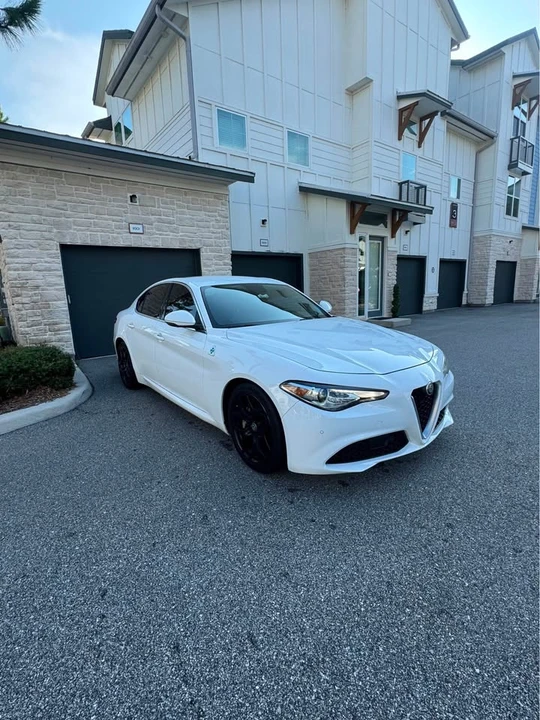 2019 Alfa Romeo Giulia - Image 2 of 9