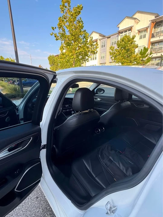 2019 Alfa Romeo Giulia - Image 6 of 9