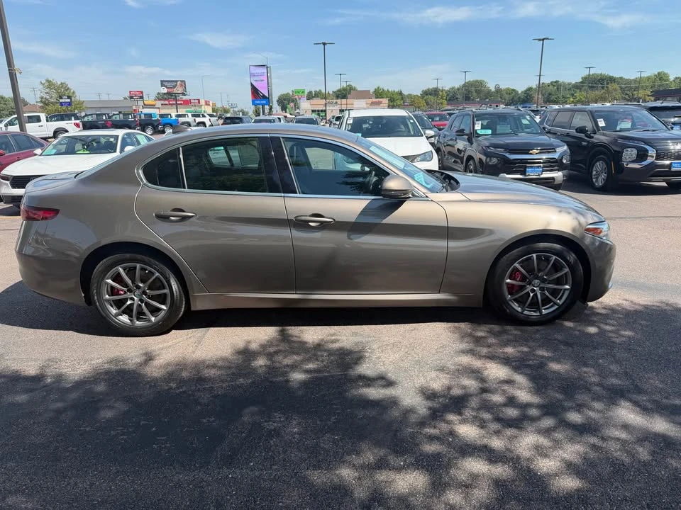 2019 Alfa Romeo Giulia - Image 4 of 14