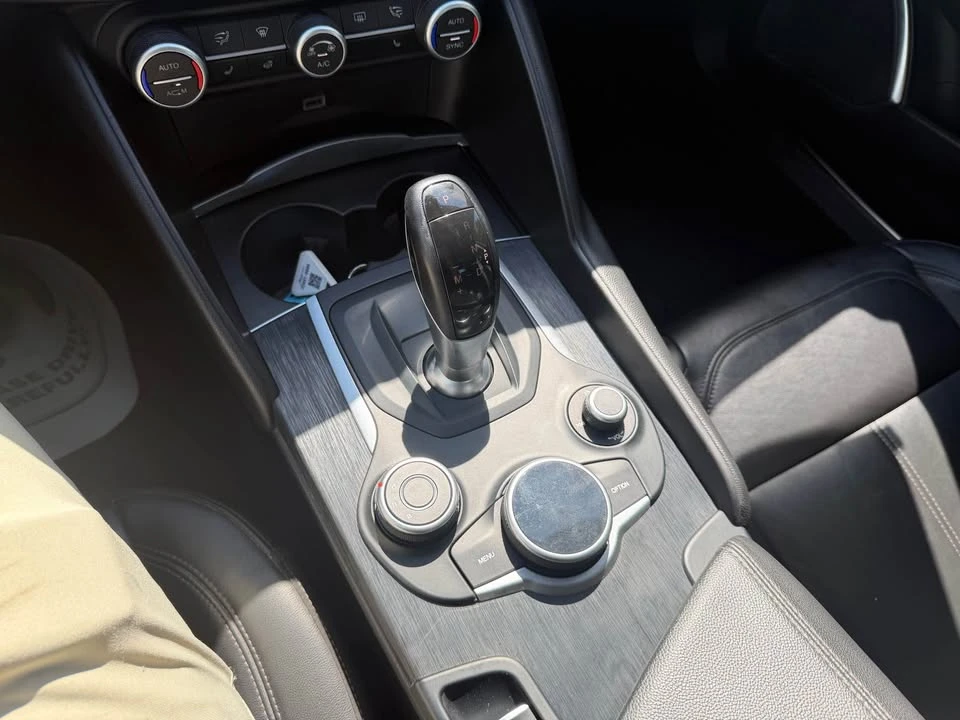 2019 Alfa Romeo Giulia - Image 12 of 14