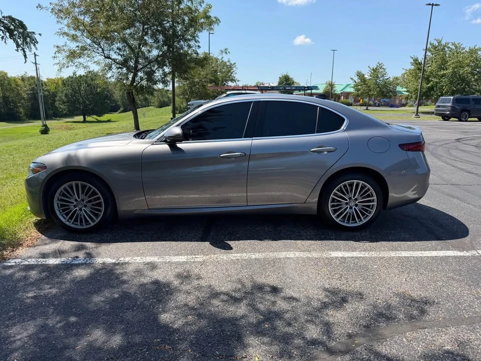2019 Alfa Romeo Giulia - Image 5 of 18