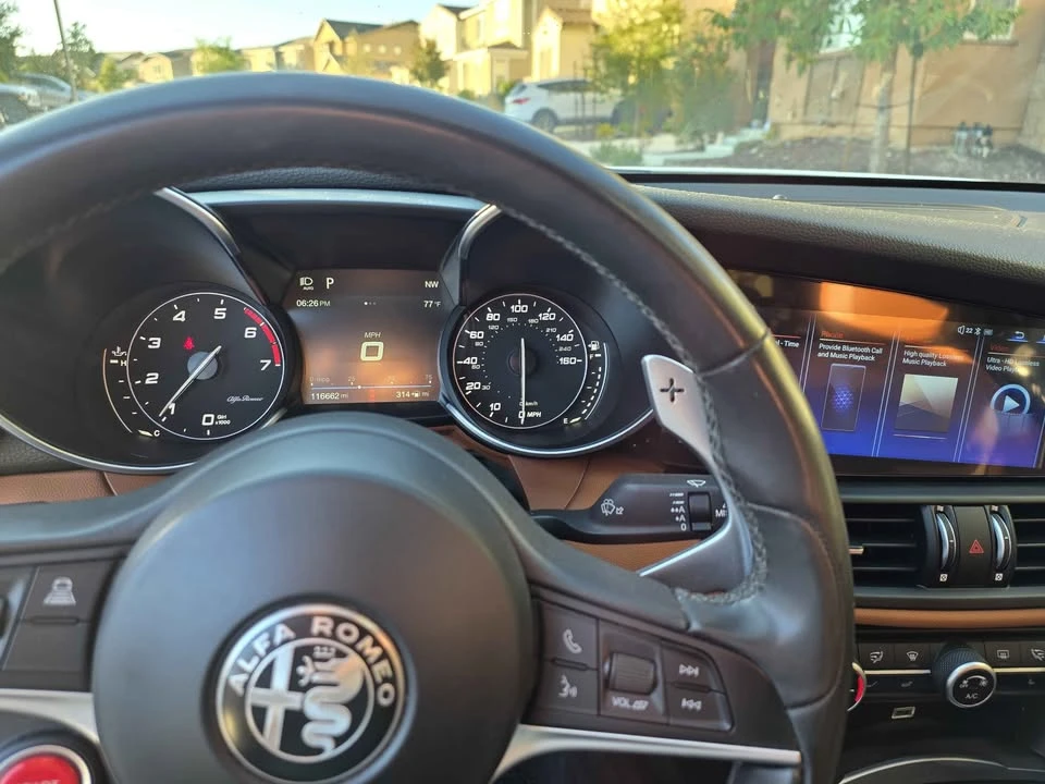 2019 Alfa Romeo Giulia - Image 8 of 13