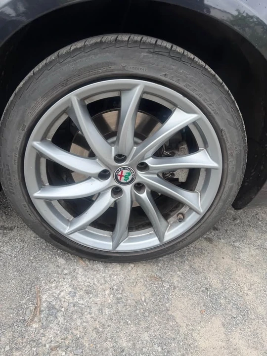 2019 Alfa Romeo Giulia - Image 10 of 20
