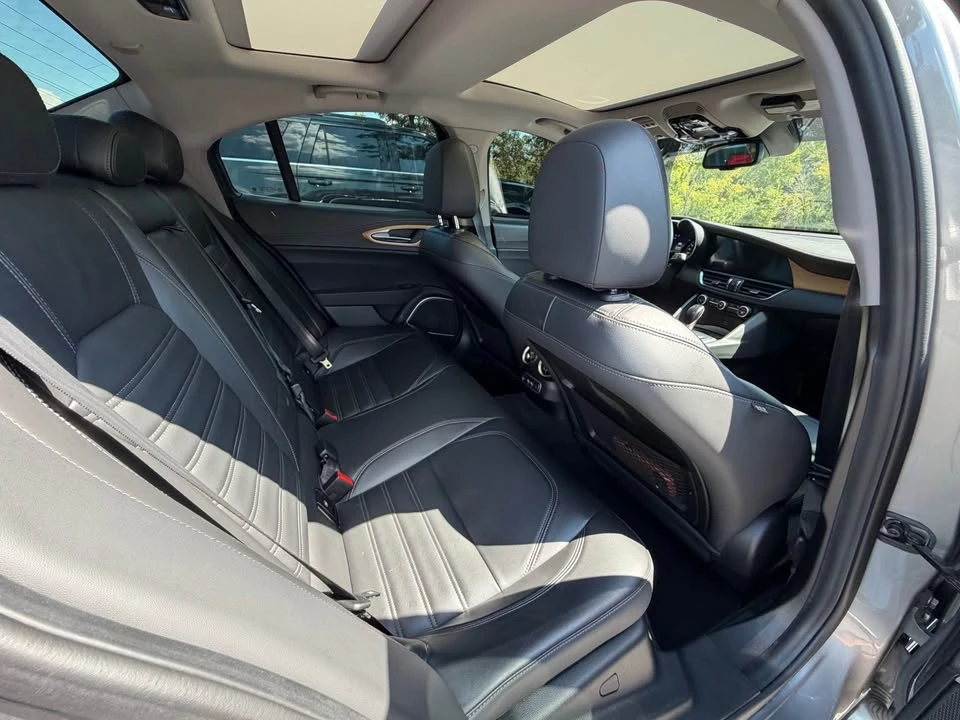2019 Alfa Romeo Giulia - Image 9 of 18