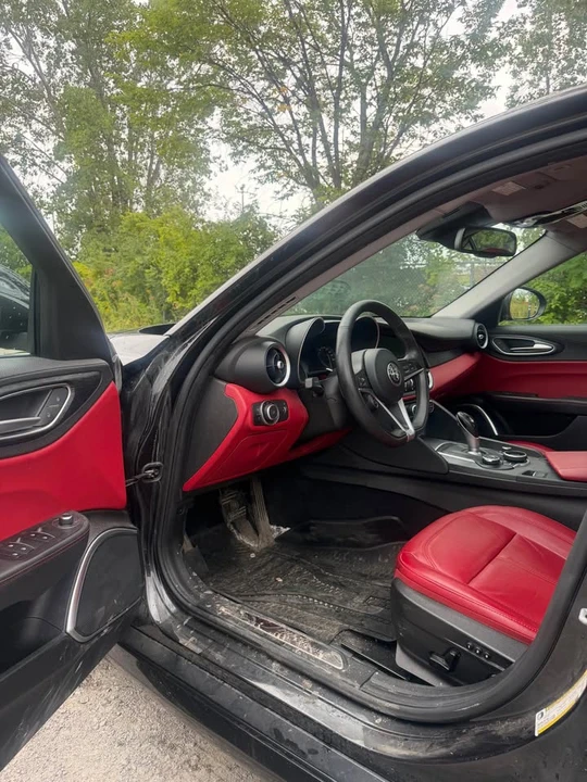 2019 Alfa Romeo Giulia - Image 11 of 20