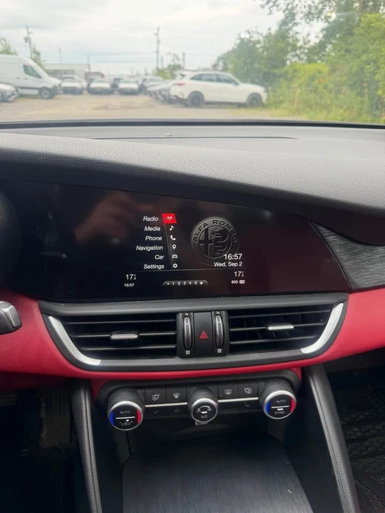 2019 Alfa Romeo Giulia - Image 15 of 20