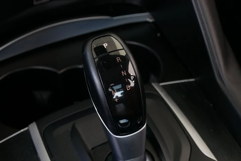 2019 Alfa Romeo Giulia - Image 16 of 16