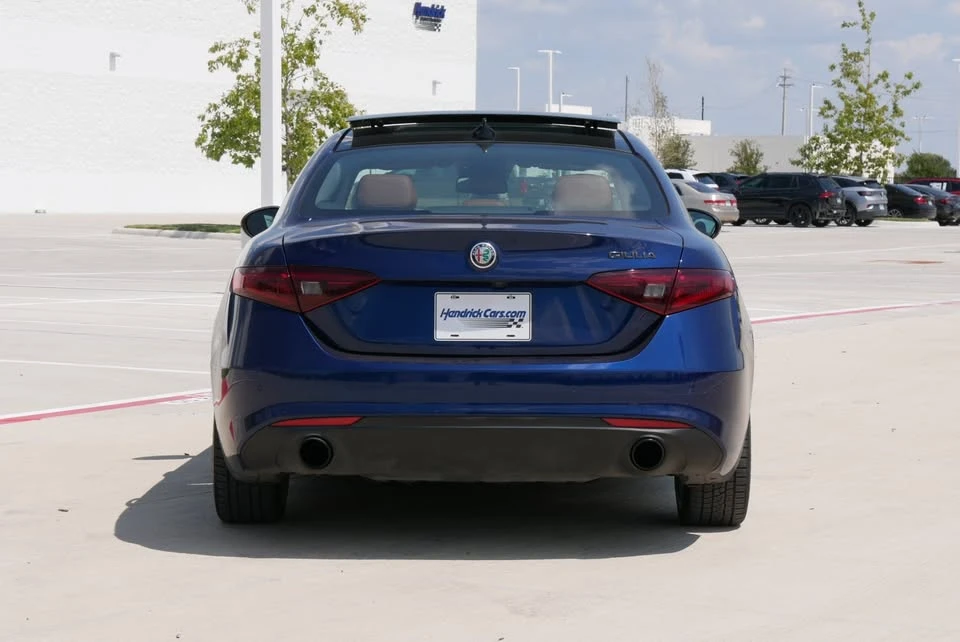 2019 Alfa Romeo Giulia - Image 6 of 16