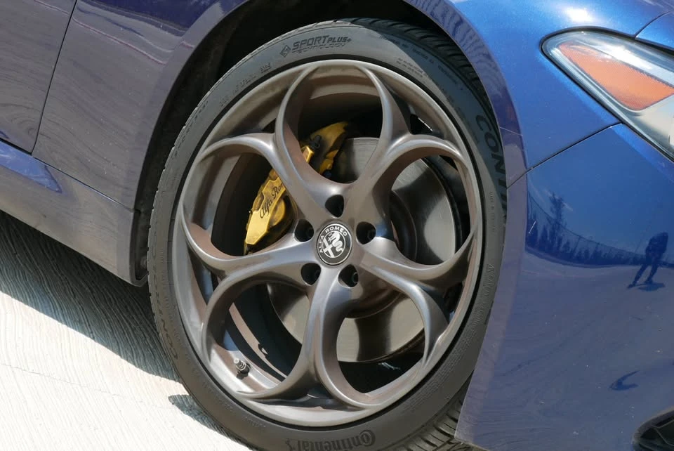 2019 Alfa Romeo Giulia - Image 8 of 16