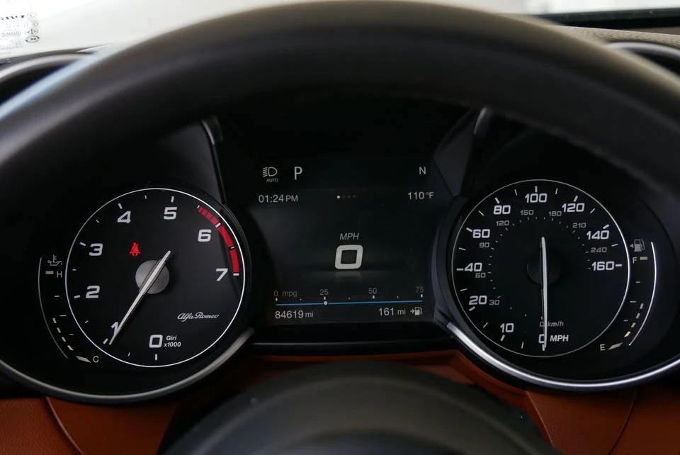 2019 Alfa Romeo Giulia - Image 13 of 16