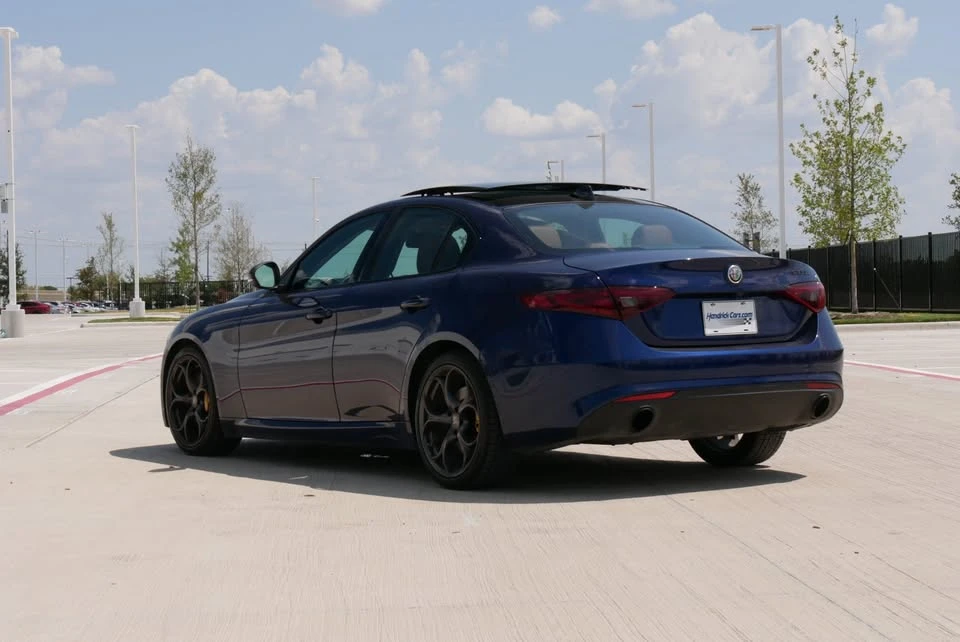 2019 Alfa Romeo Giulia - Image 5 of 16