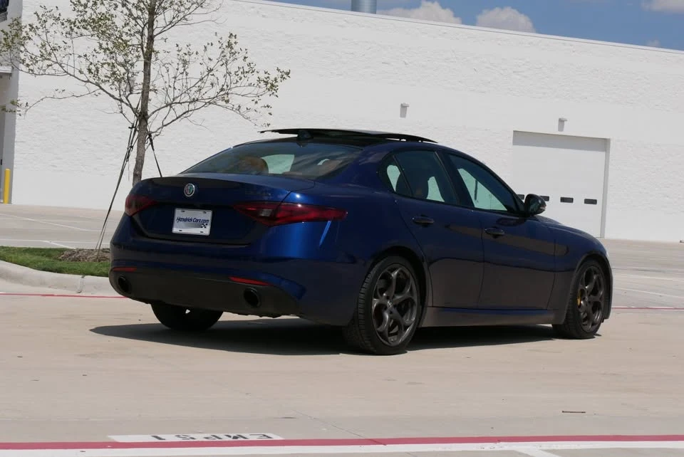 2019 Alfa Romeo Giulia - Image 7 of 16