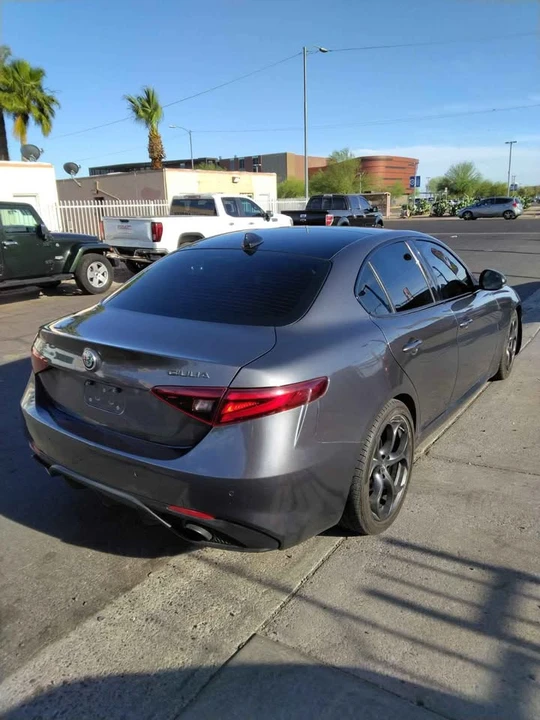 2019 Alfa Romeo Giulia - Image 14 of 20
