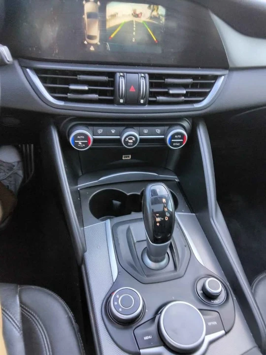 2019 Alfa Romeo Giulia - Image 6 of 20