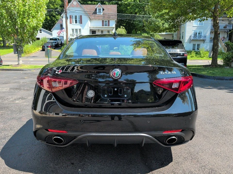 2019 Alfa Romeo Giulia - Image 6 of 20