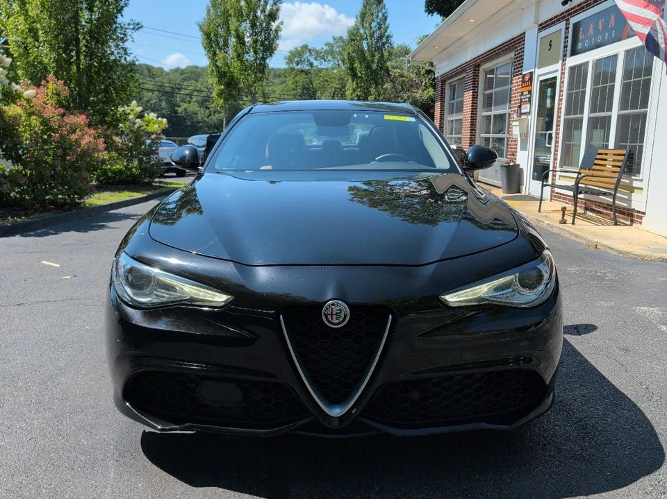 2019 Alfa Romeo Giulia - Image 2 of 20