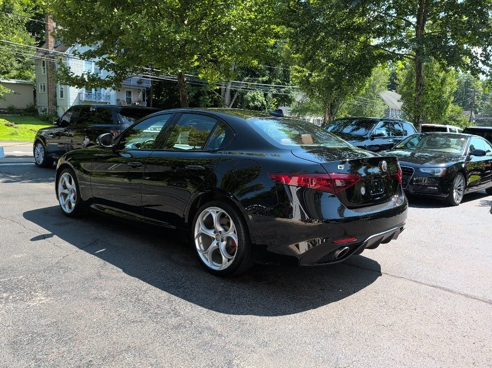2019 Alfa Romeo Giulia - Image 5 of 20