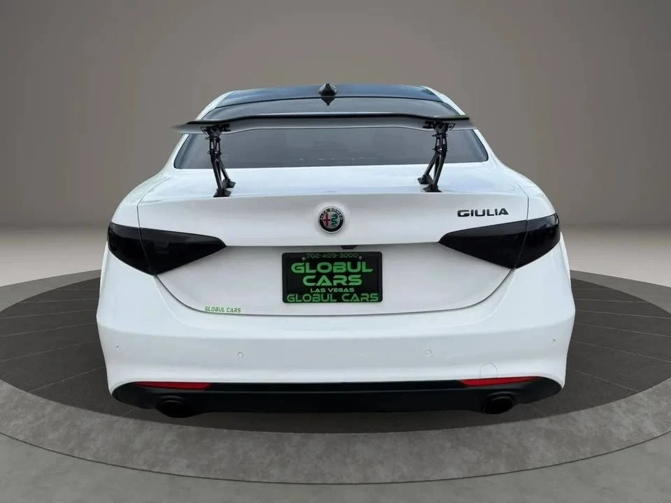 2019 Alfa Romeo Giulia - Image 5 of 16