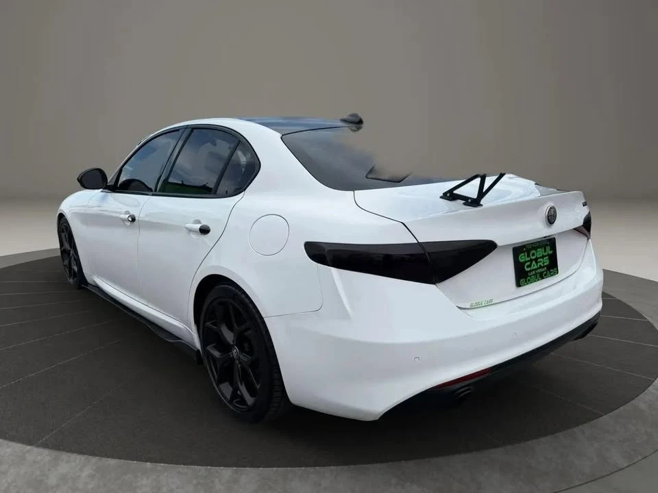 2019 Alfa Romeo Giulia - Image 6 of 16